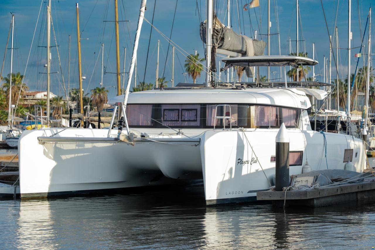 Lagoon 2021 Lagoon 42 Sailing Catamaran