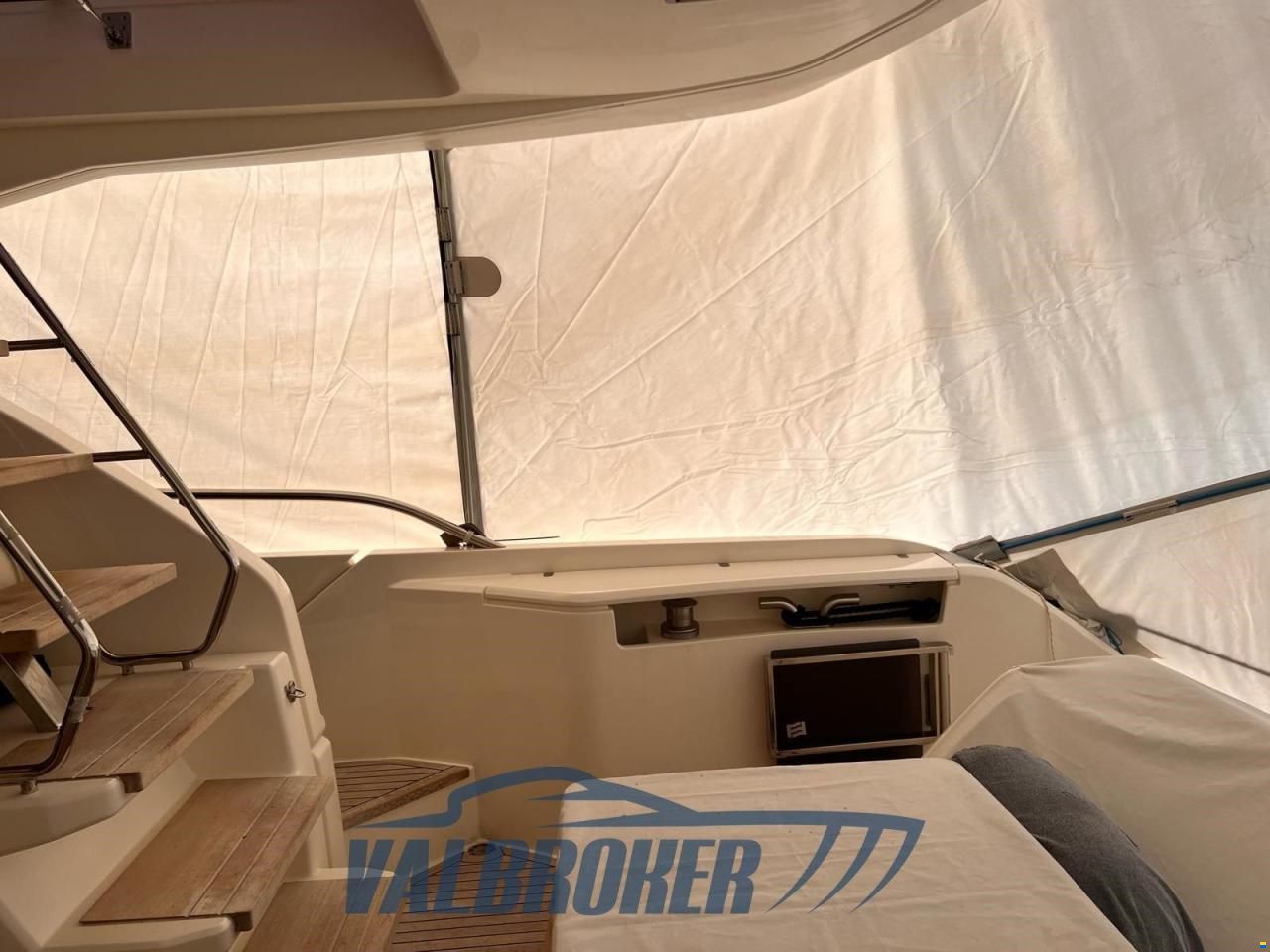 Ferretti 670