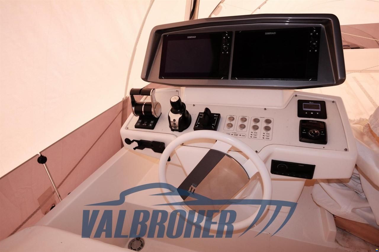 Ferretti 670