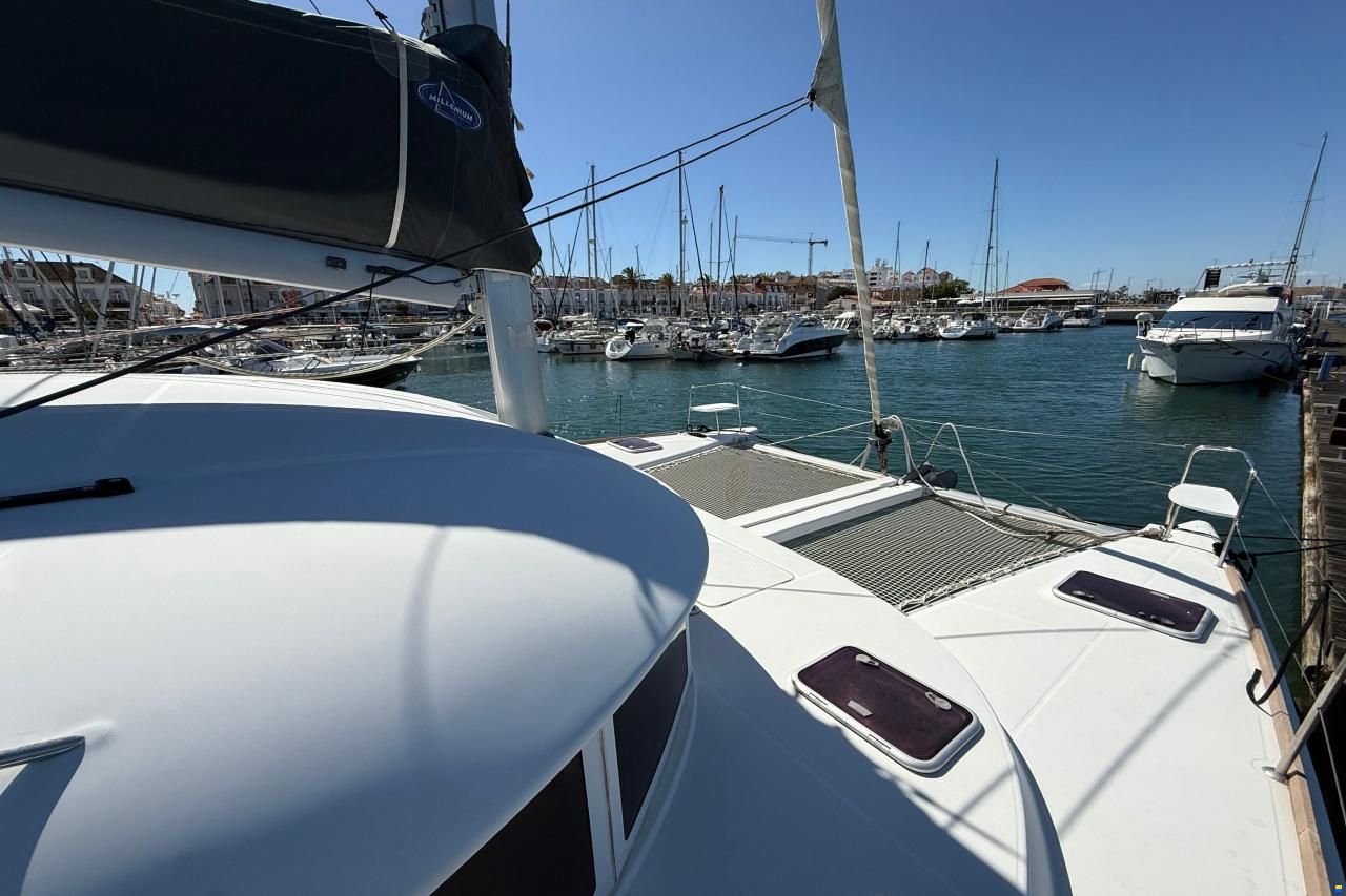 Lagoon 38