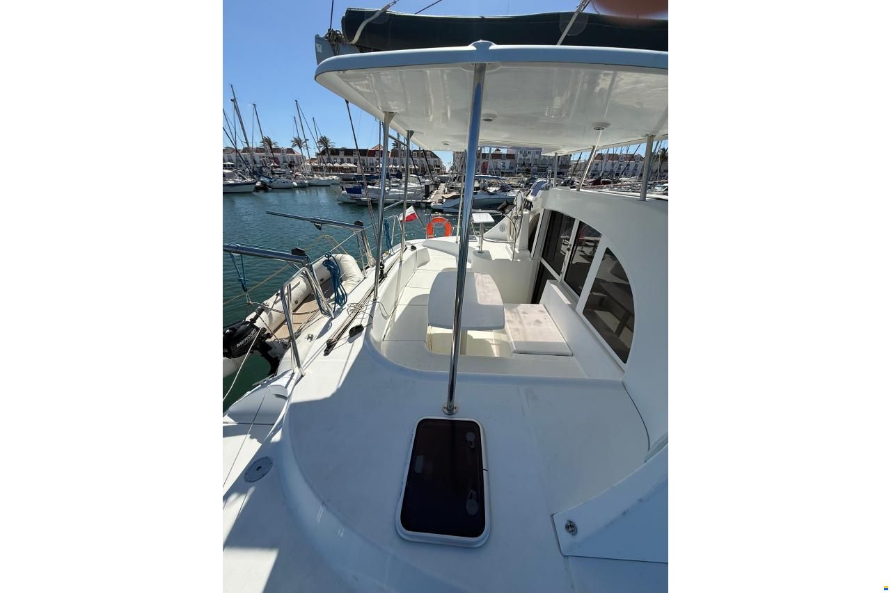 Lagoon 38