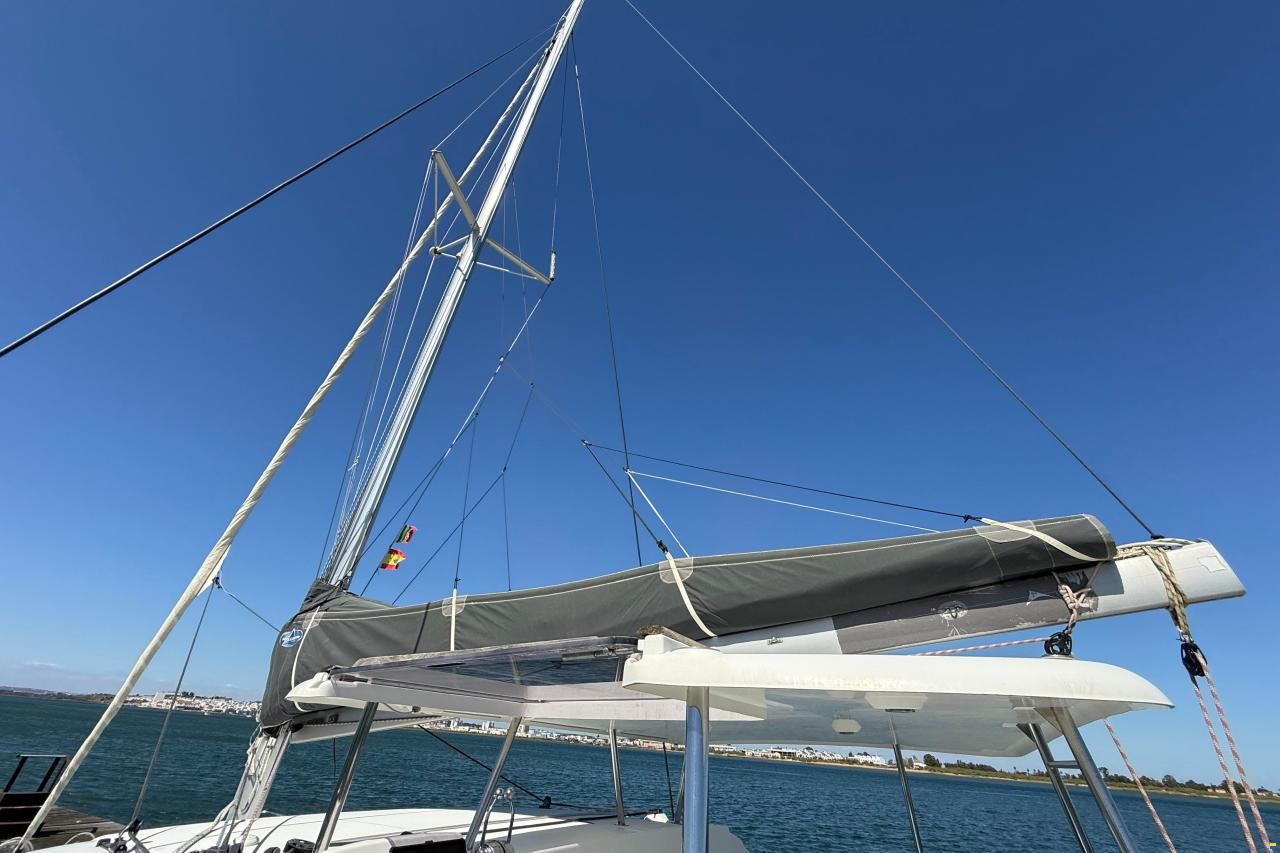Lagoon 38