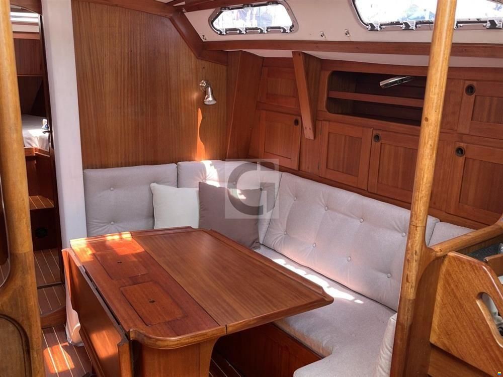 Aphrodite 42