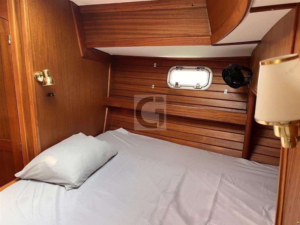 Aphrodite 42