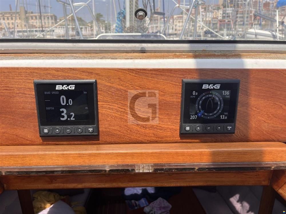 Aphrodite 42