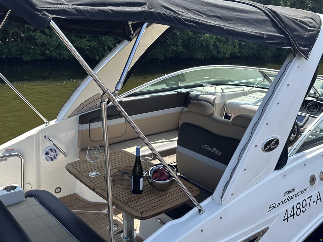 Sea Ray 265 Sundancer