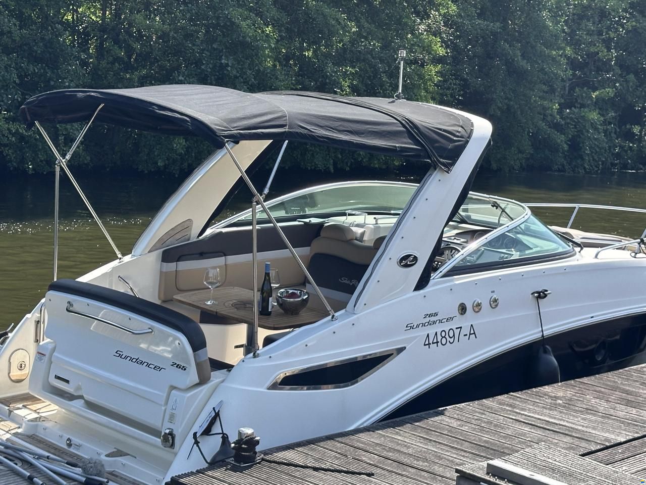 Sea Ray 265 Sundancer
