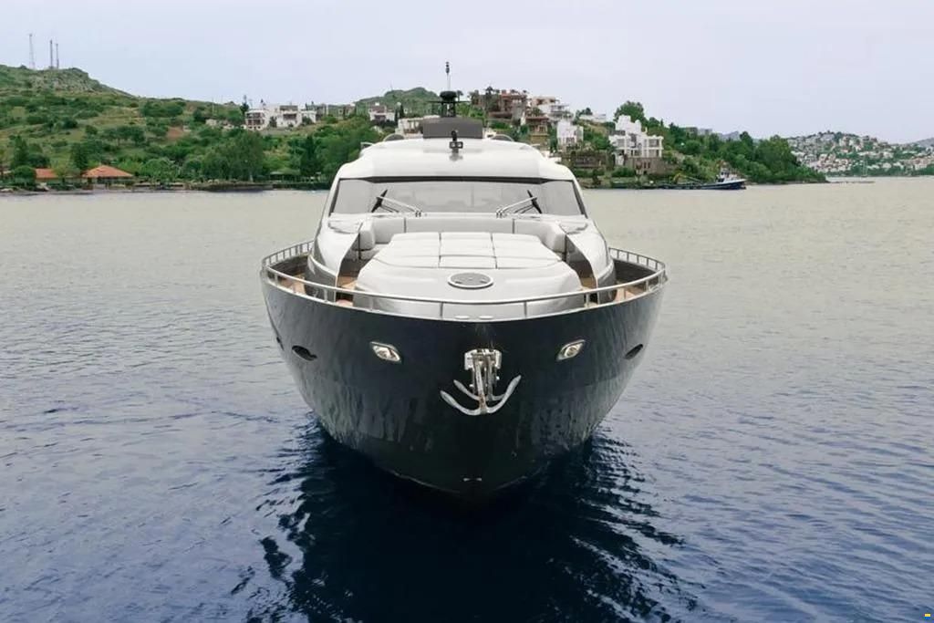 Pershing 92