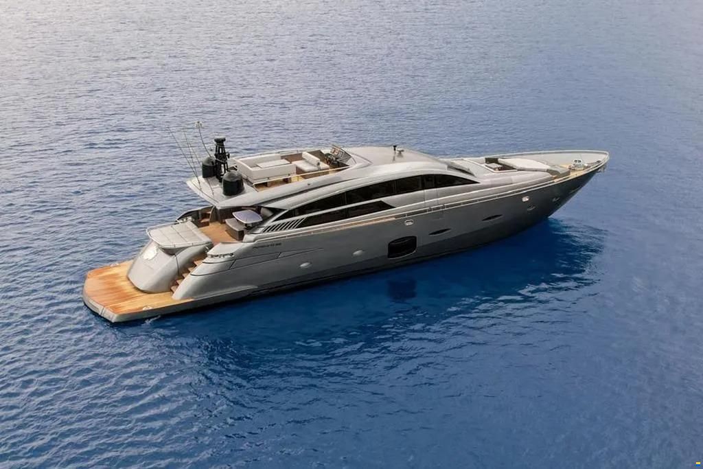 Pershing 92