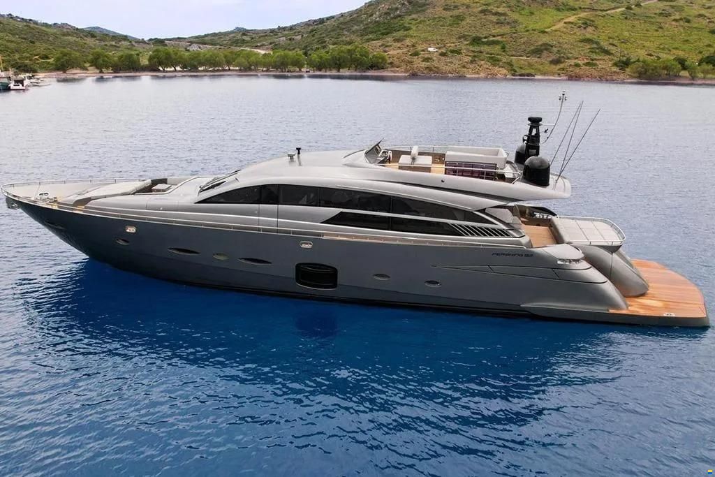 Pershing 92