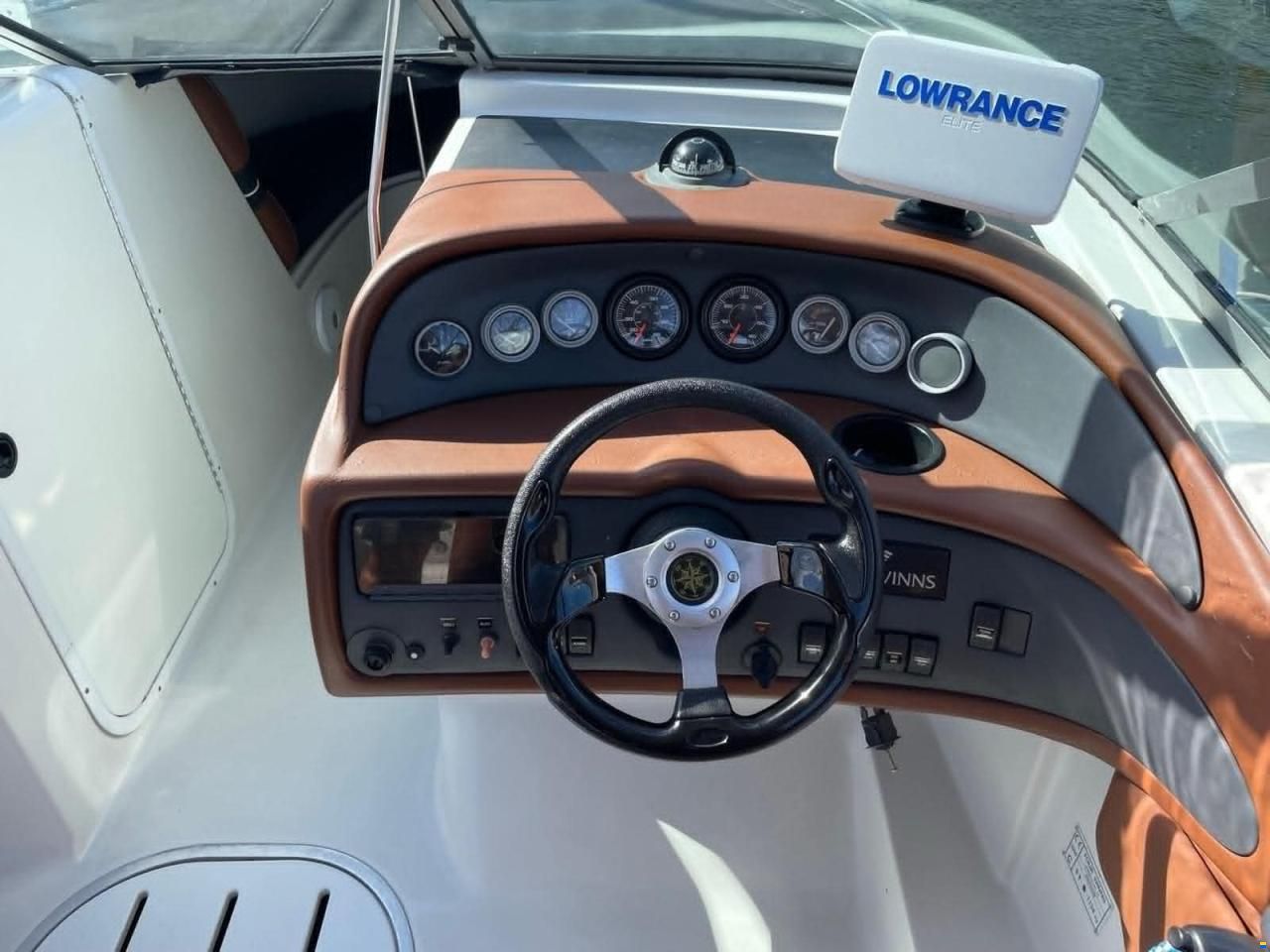 Four Winns Horizon 240