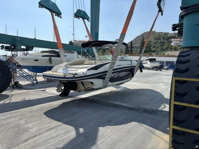 Rinker 246 BR Captiva Bowrider