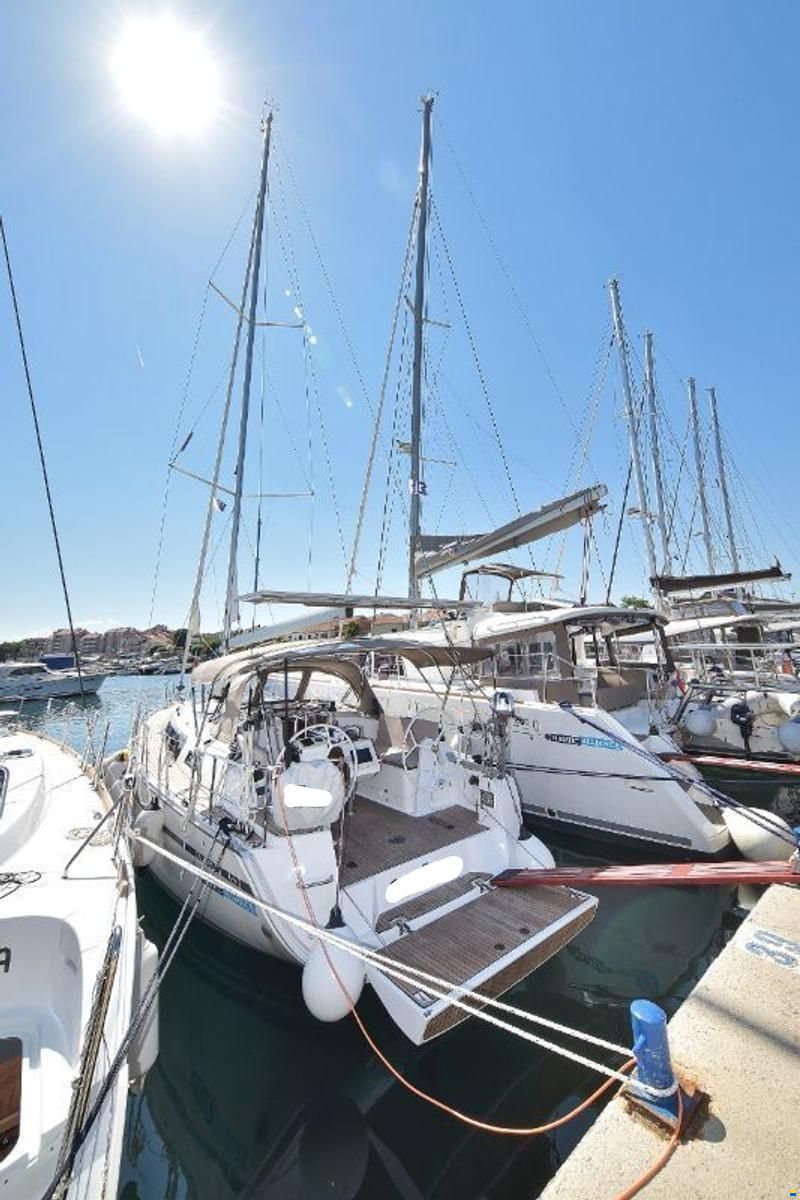 Bavaria CRUISER 37
