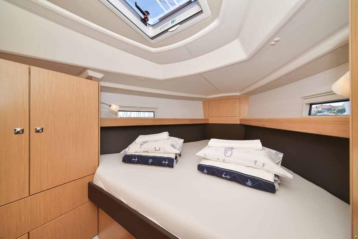 Bavaria CRUISER 37