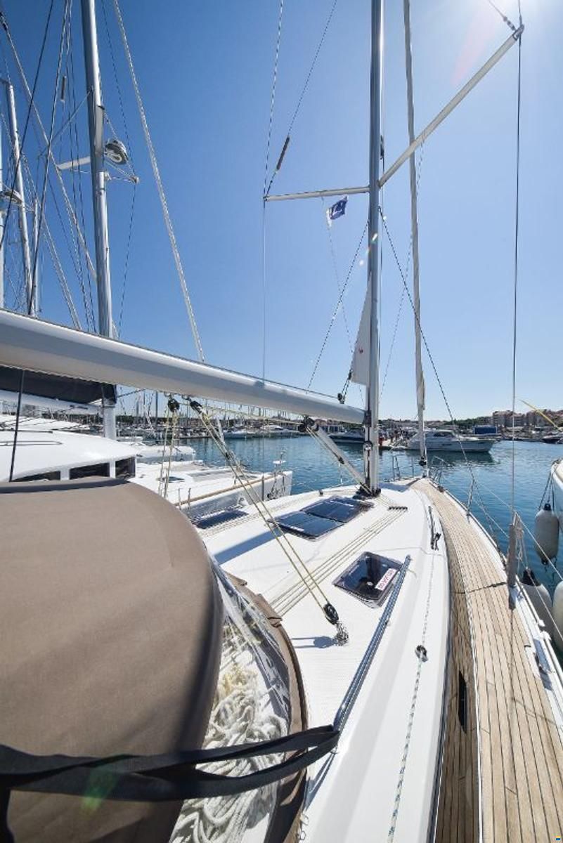 Bavaria CRUISER 37