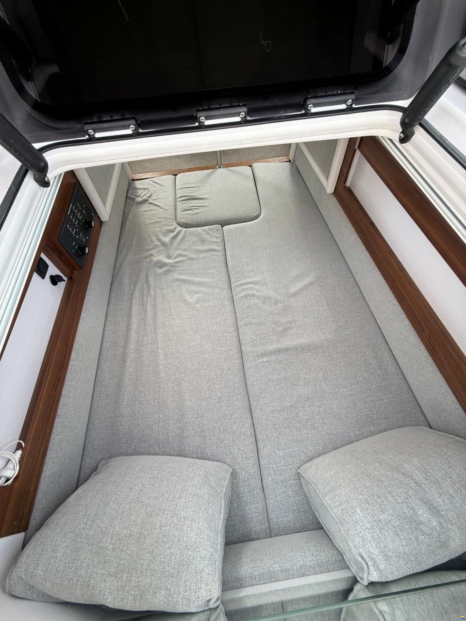 Axopar 28 Cabin