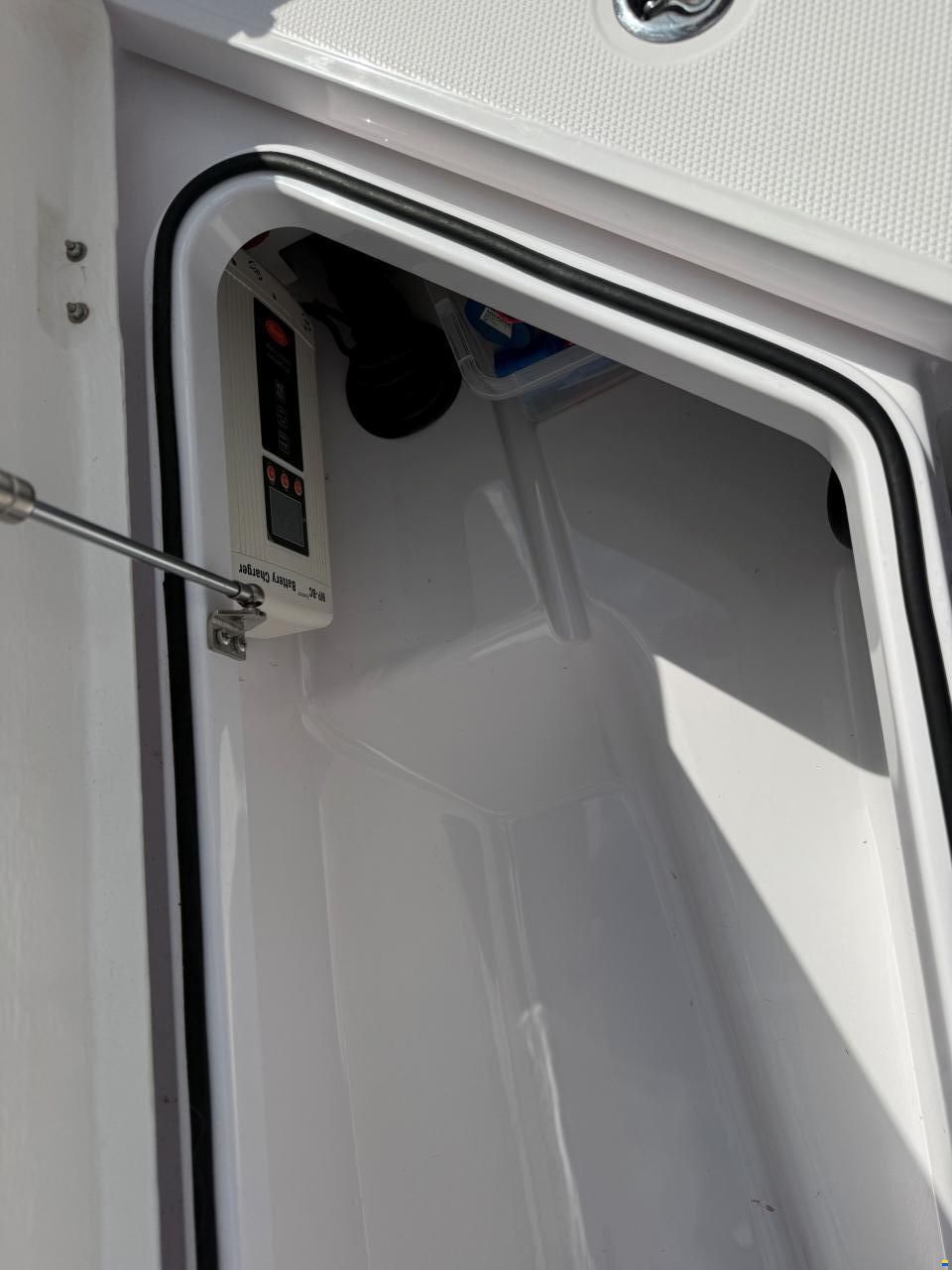 Axopar 28 Cabin
