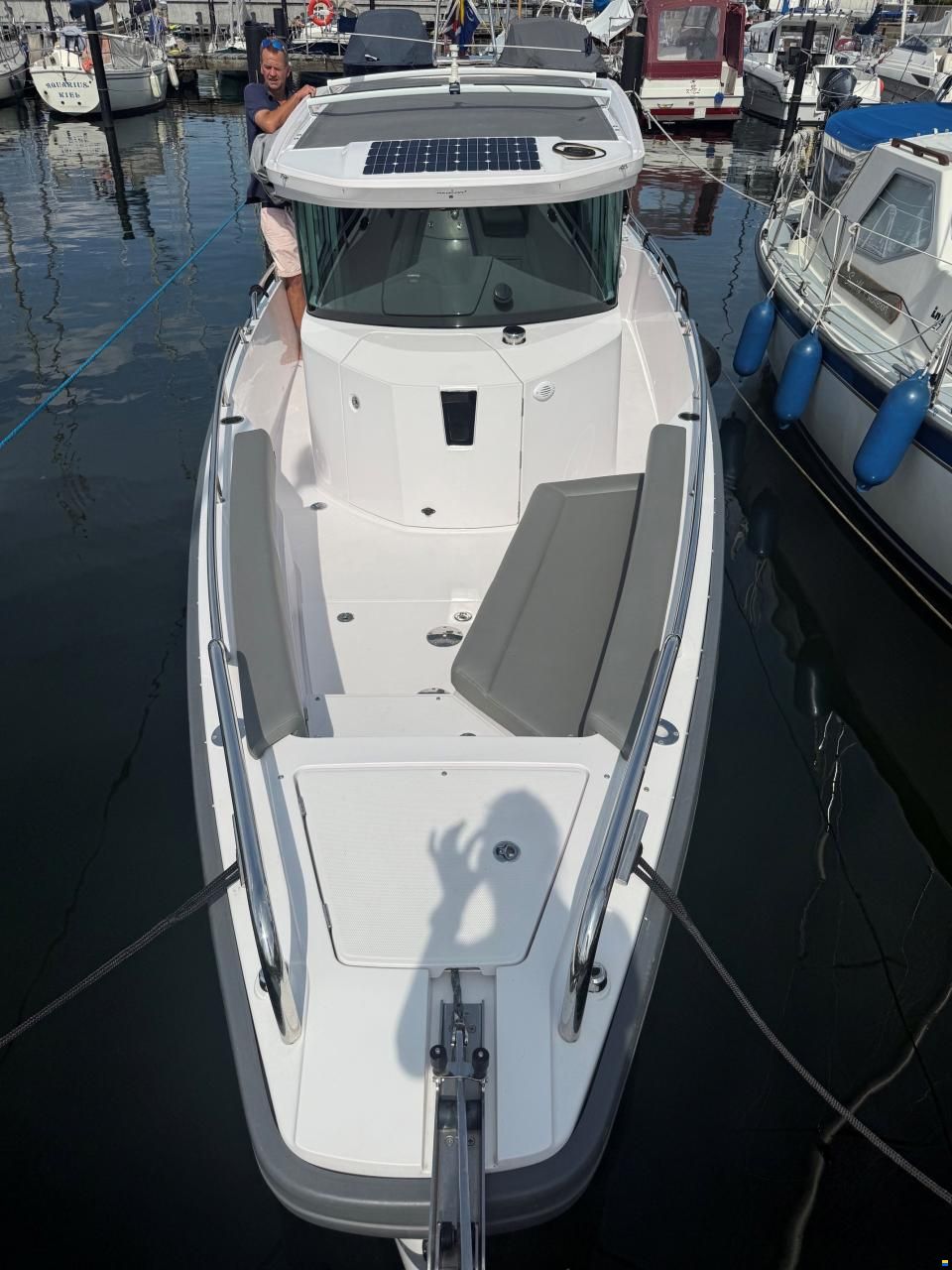 Axopar 28 Cabin