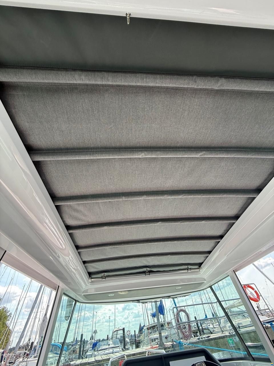 Axopar 28 Cabin