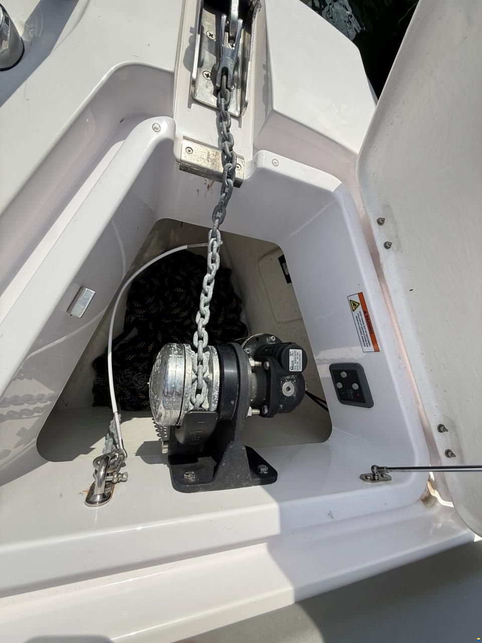 Axopar 28 Cabin