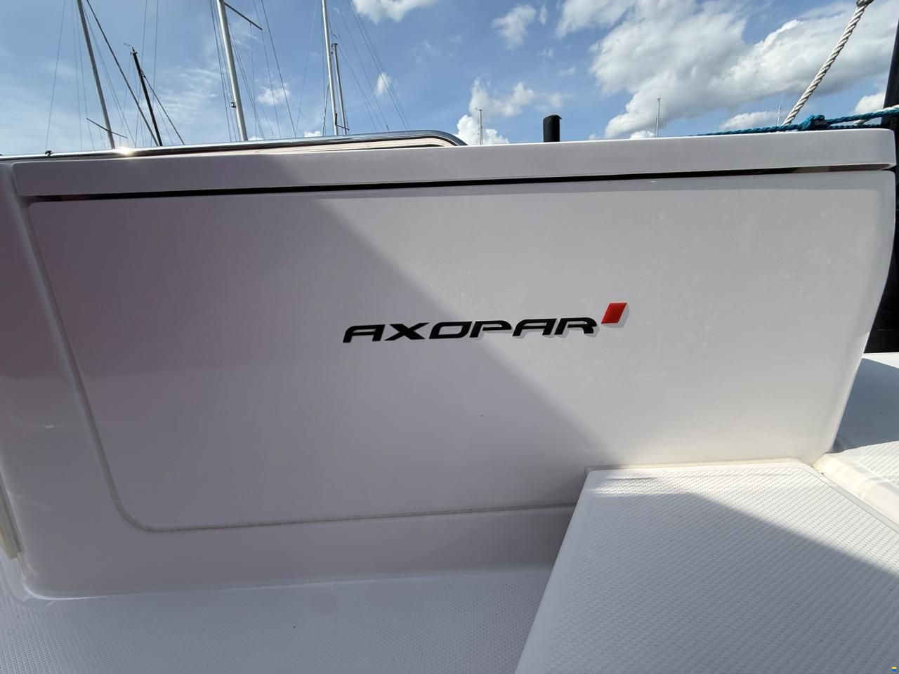 Axopar 28 Cabin