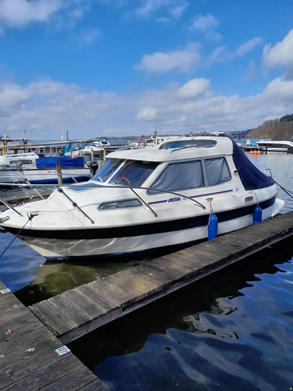 Bella 703