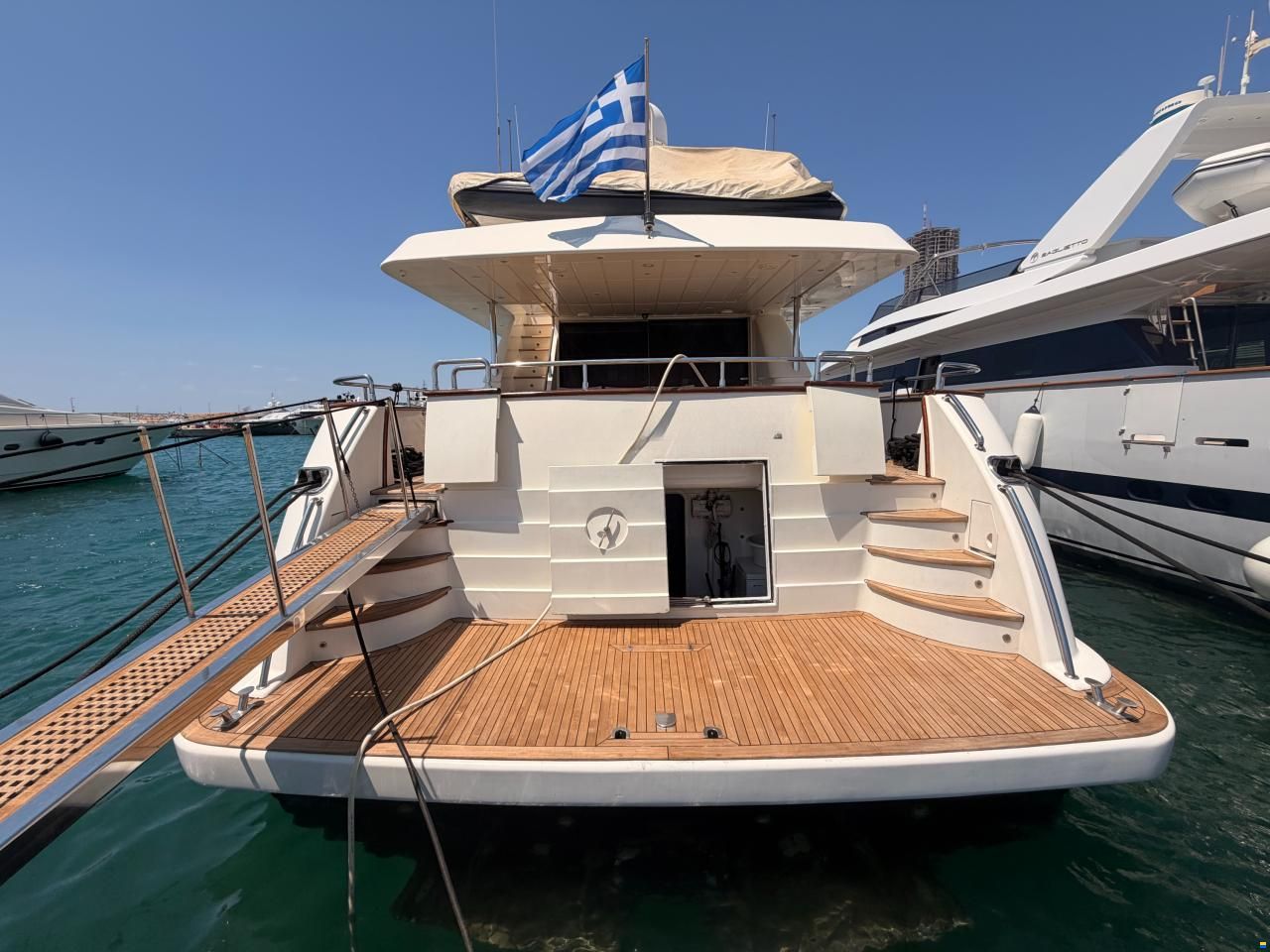 Falcon Yachts 86