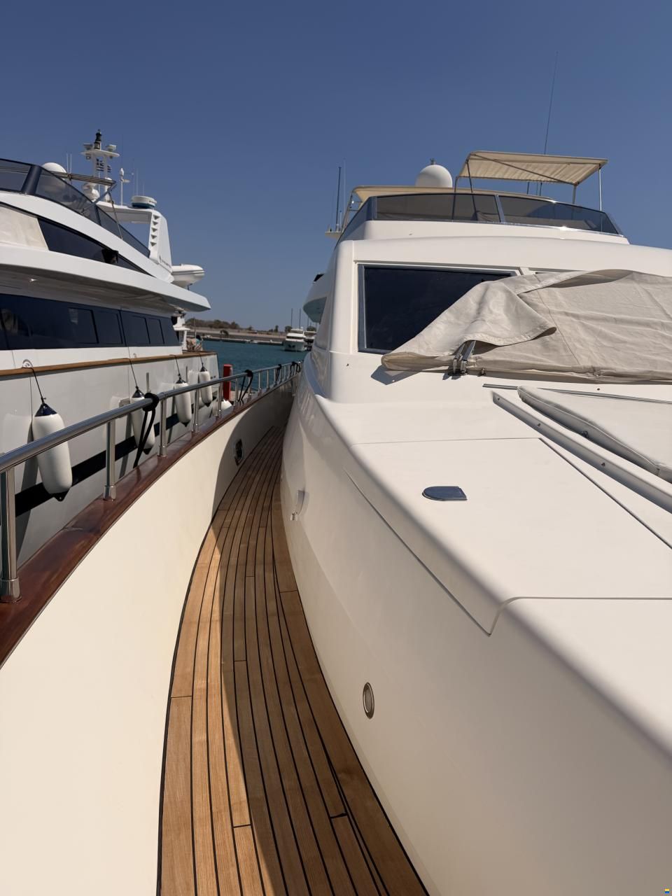 Falcon Yachts 86
