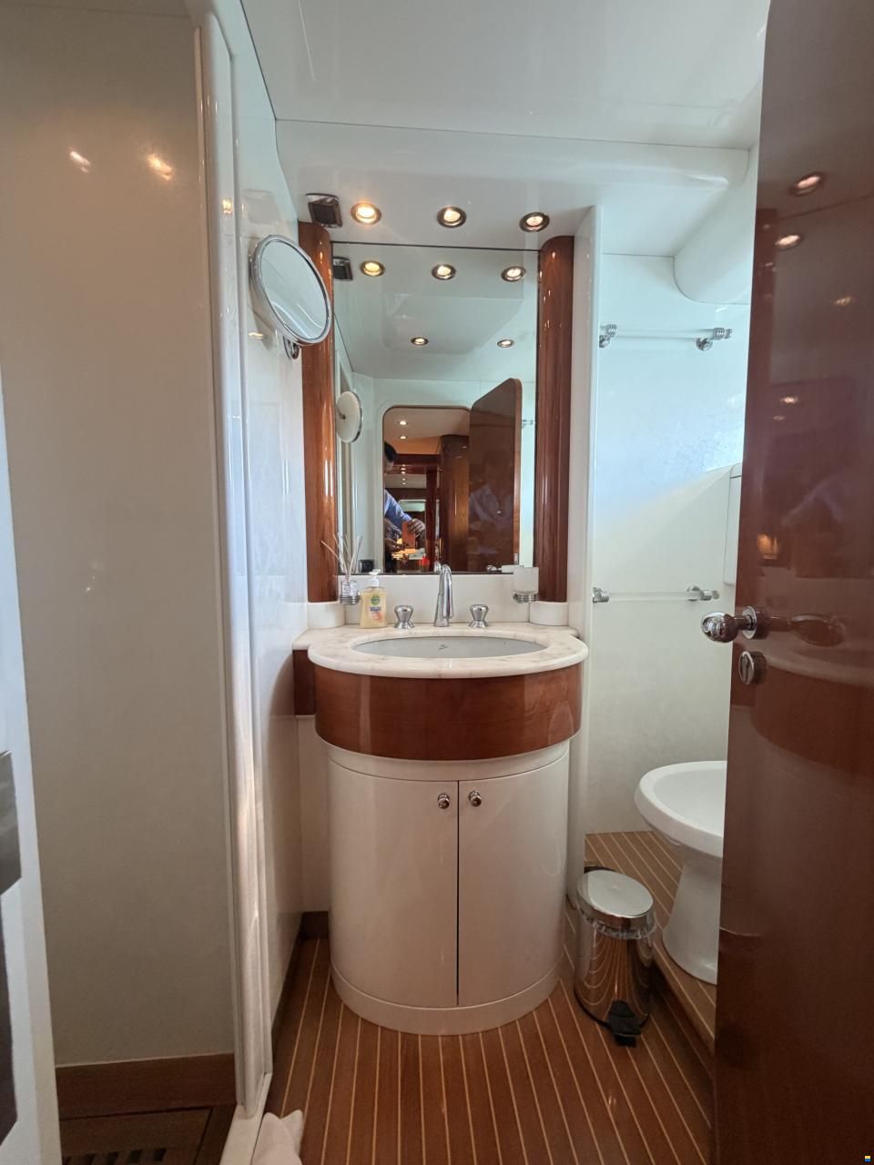 Falcon Yachts 86