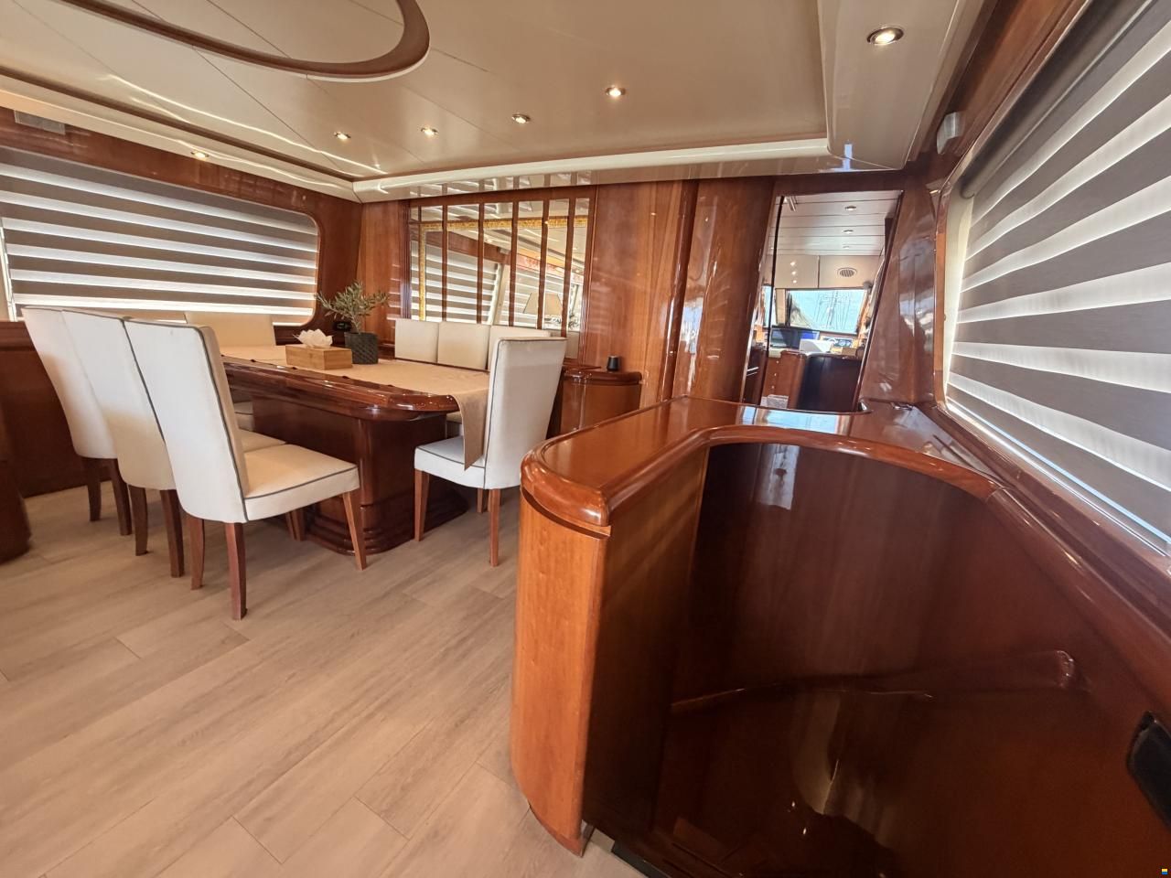Falcon Yachts 86