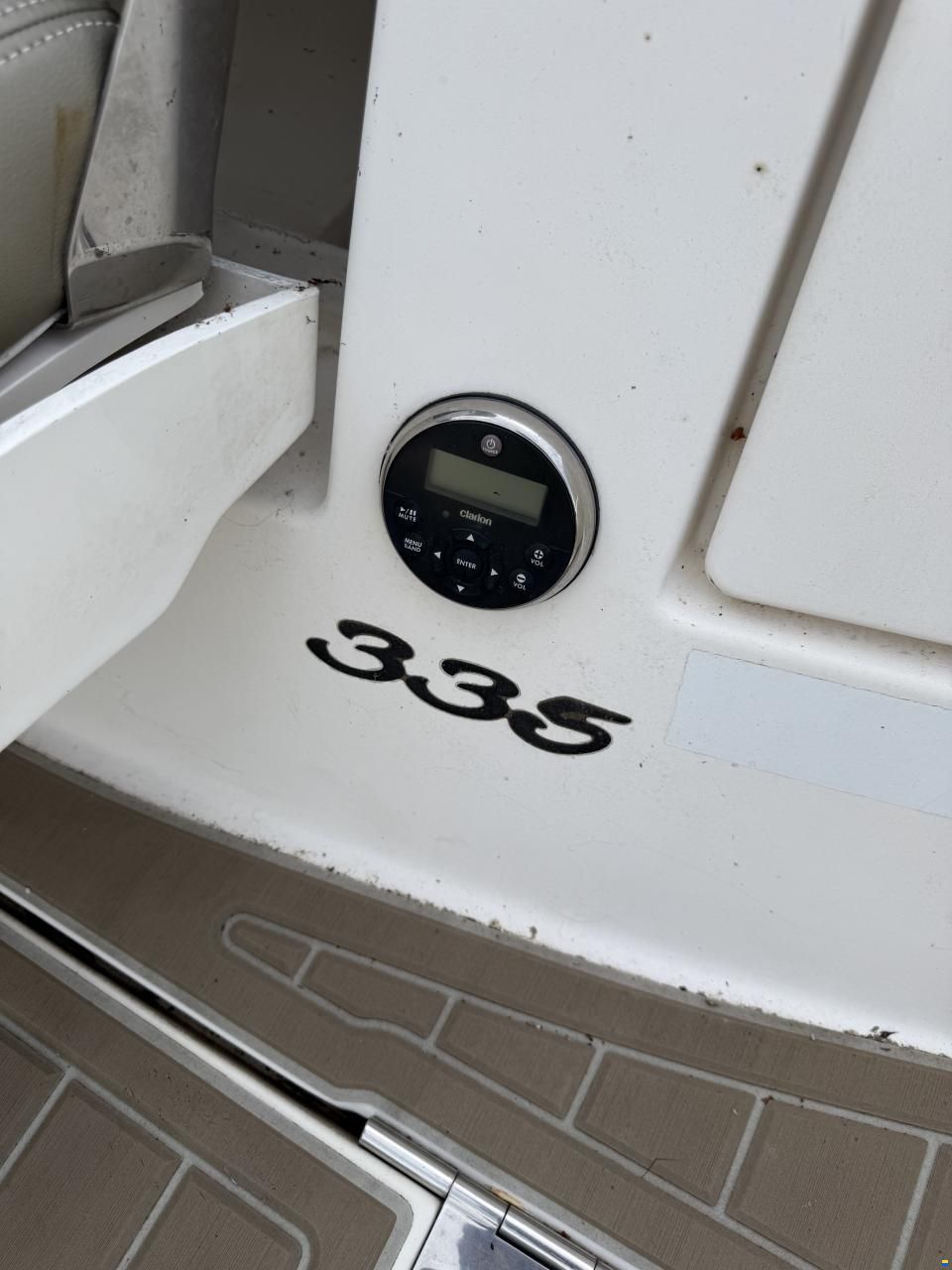 Sea Ray sundancer 335