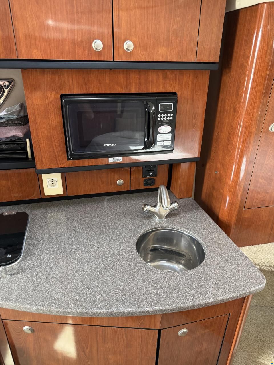 Sea Ray sundancer 335
