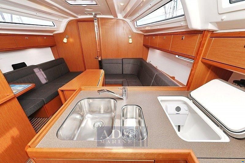 Bavaria 37