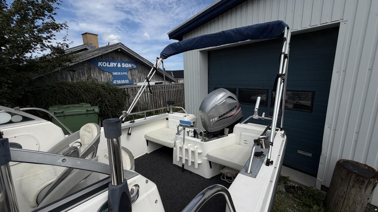 Bayliner Trophy