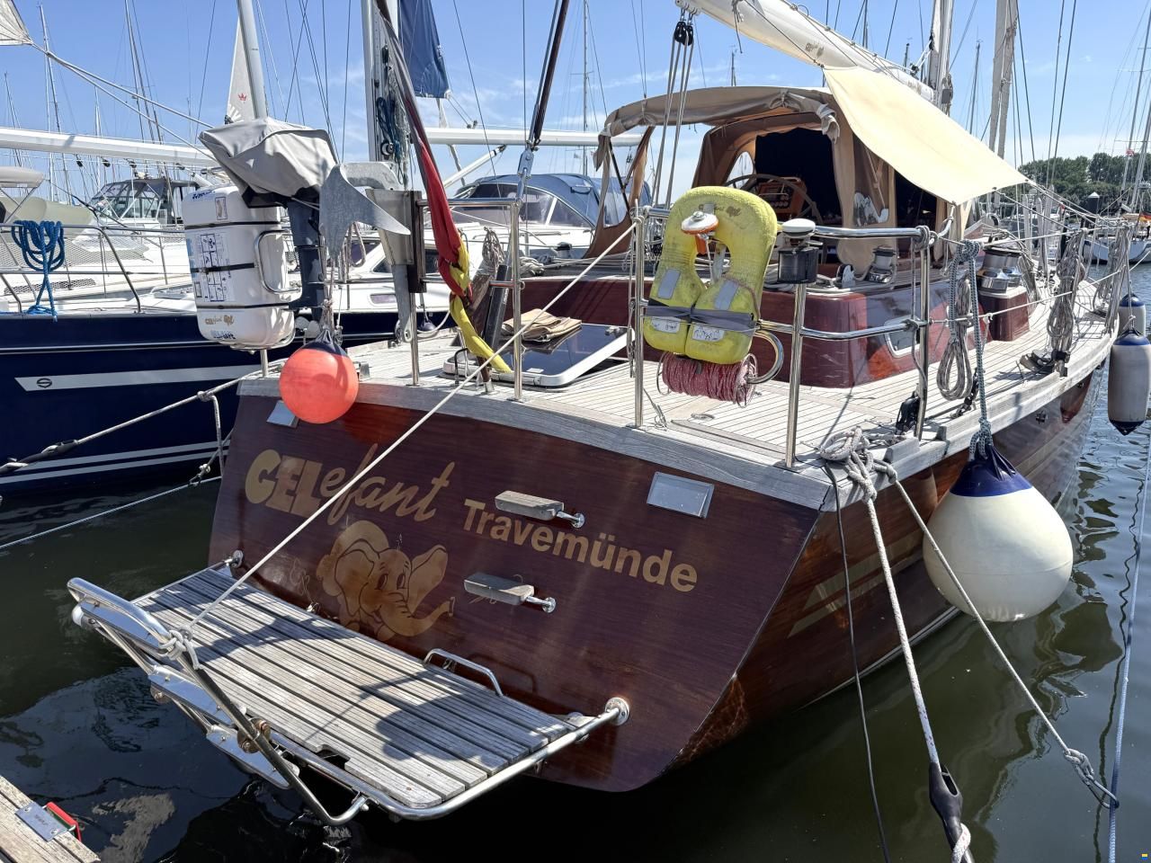 Dick Exklusive Mittelcockpit Yacht 45