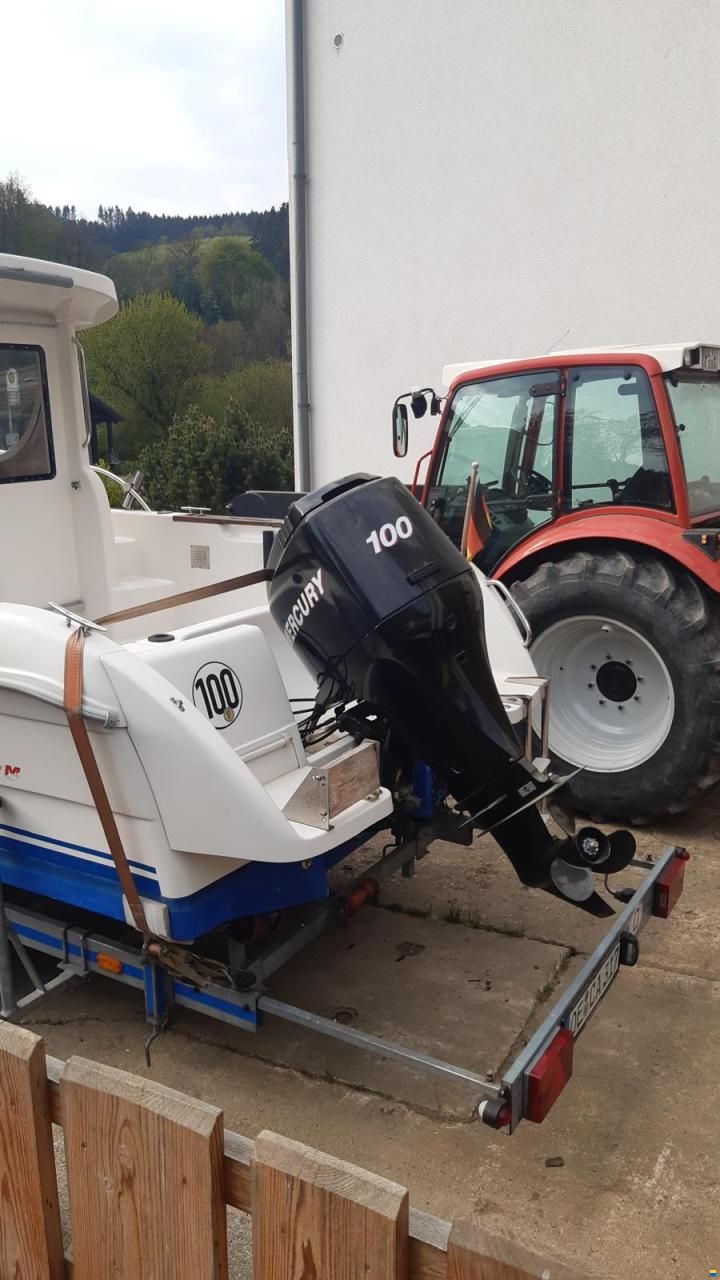 Quicksilver Pilothouse 635