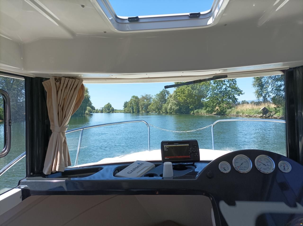 Quicksilver Pilothouse 555