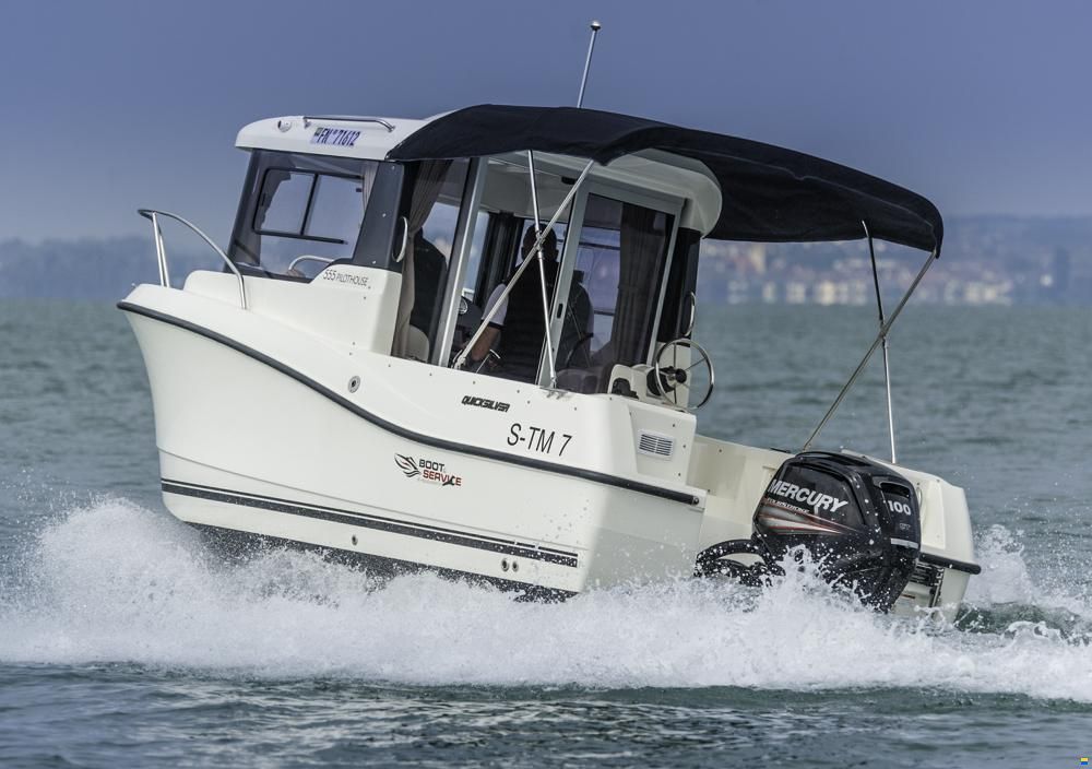 Quicksilver Pilothouse 555