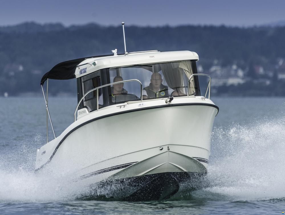 Quicksilver Pilothouse 555