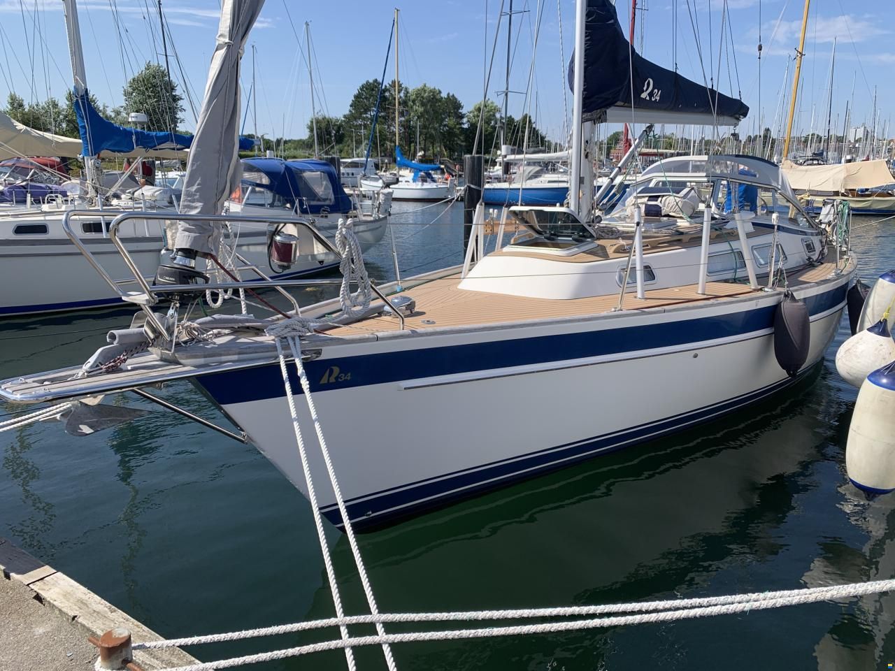 Hallberg-Rassy 34