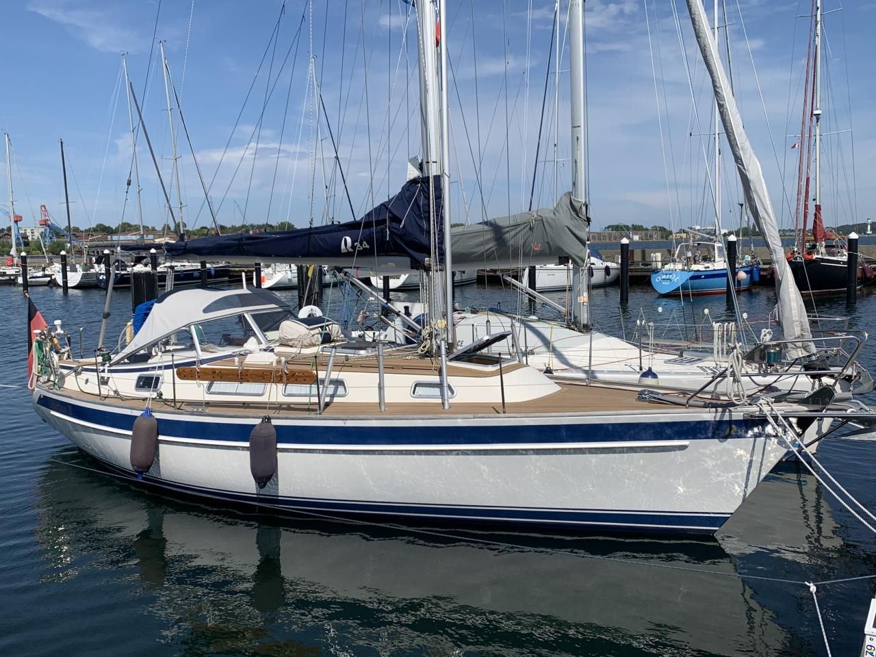 Hallberg-Rassy 34