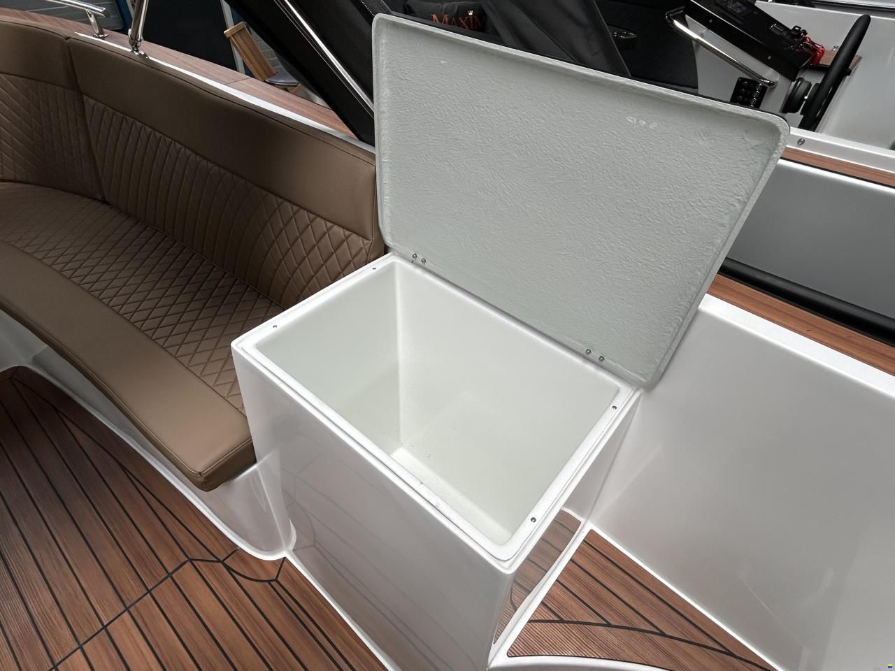 Maxima 630 Tender