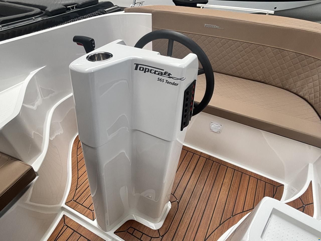 Topcraft 565 Tender