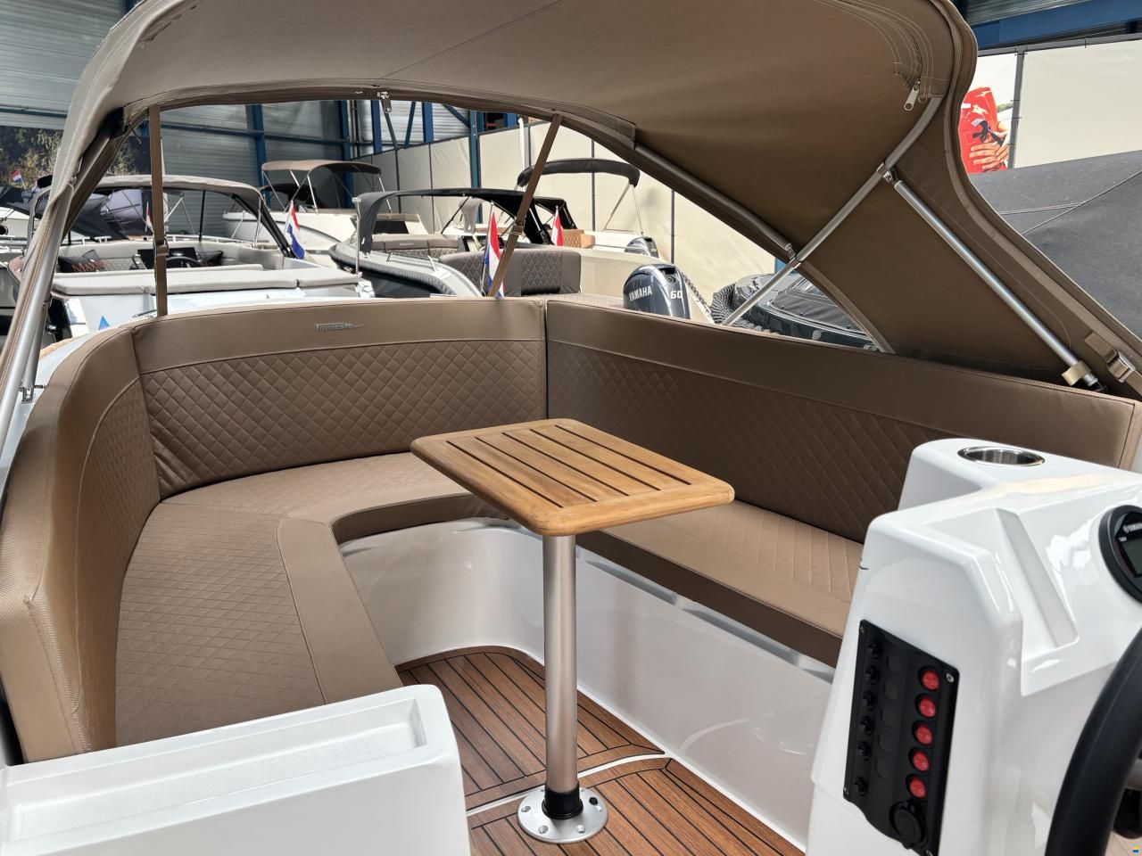 Topcraft 565 Tender