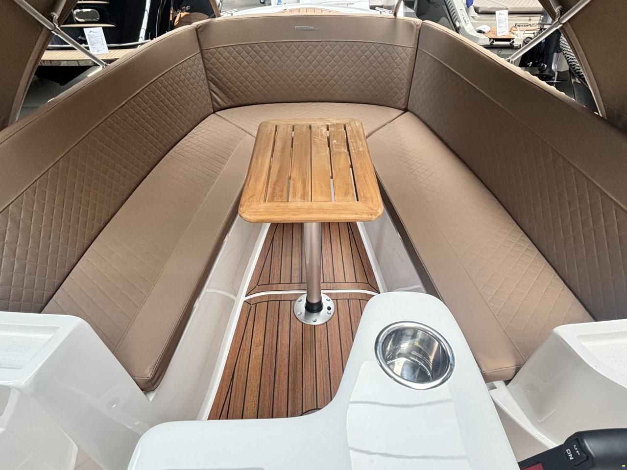 Topcraft 565 Tender