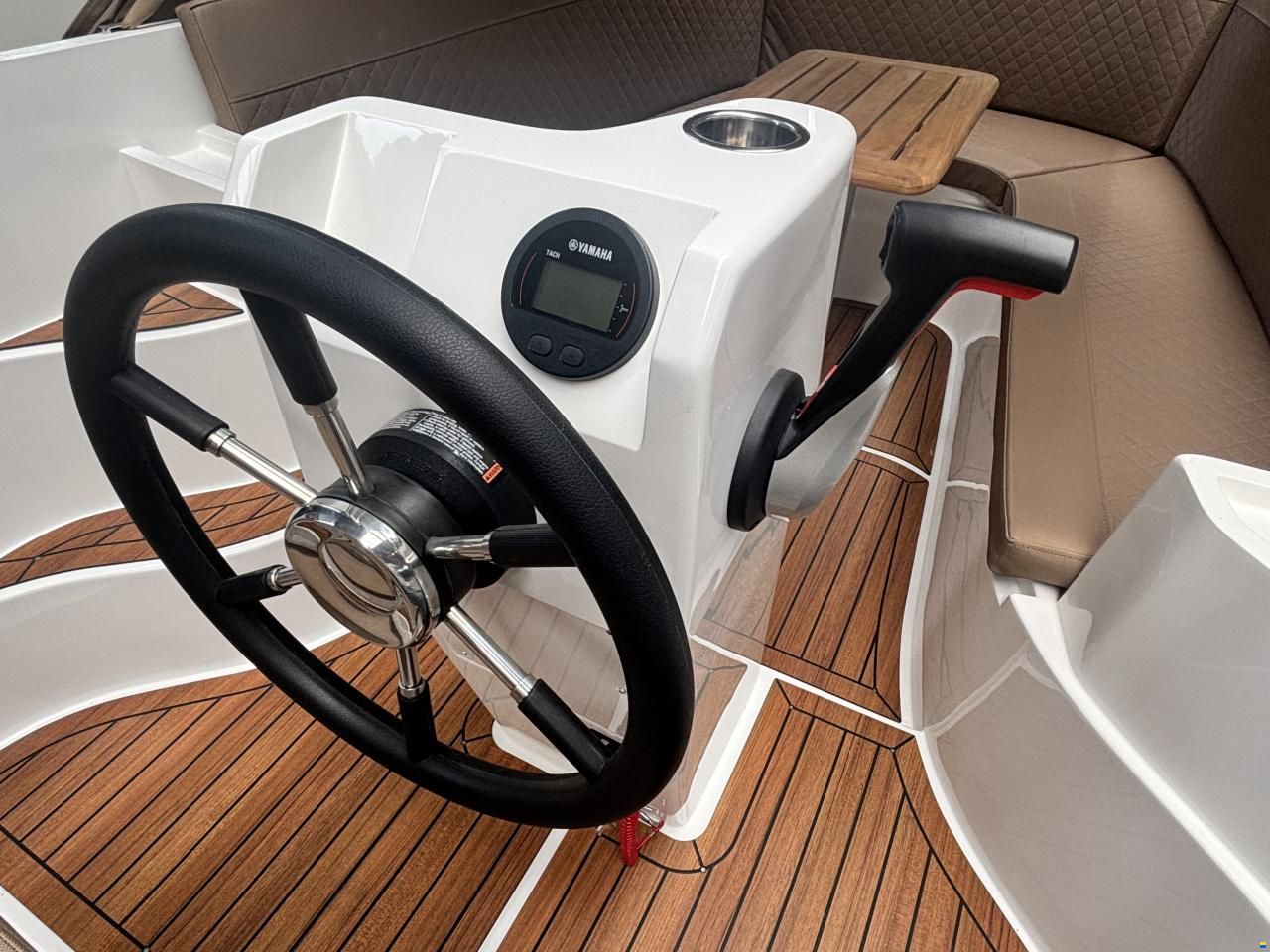 Topcraft 565 Tender