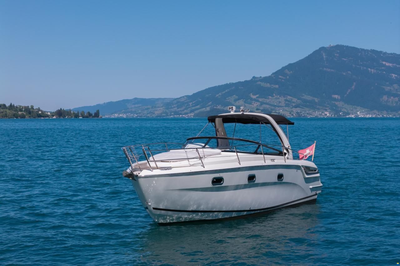 Bavaria S 28