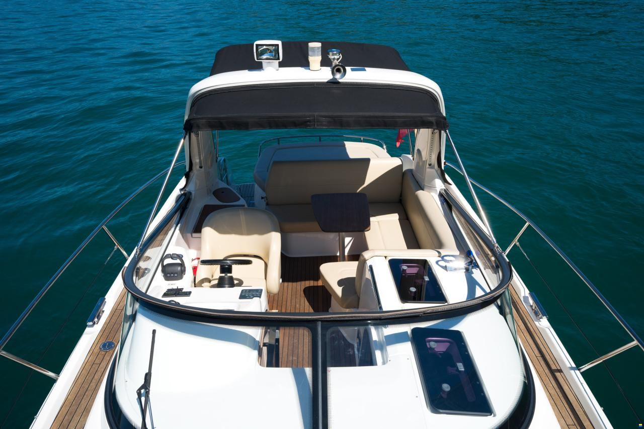 Bavaria S 28