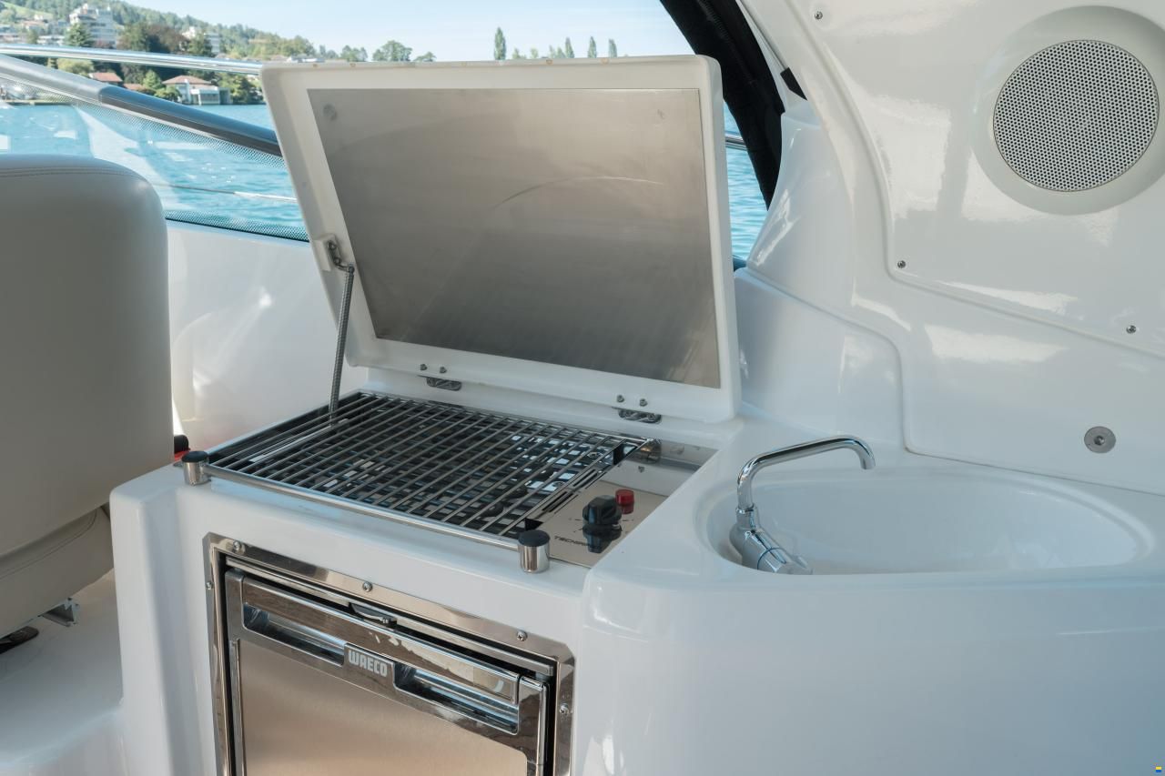 Bavaria S 28
