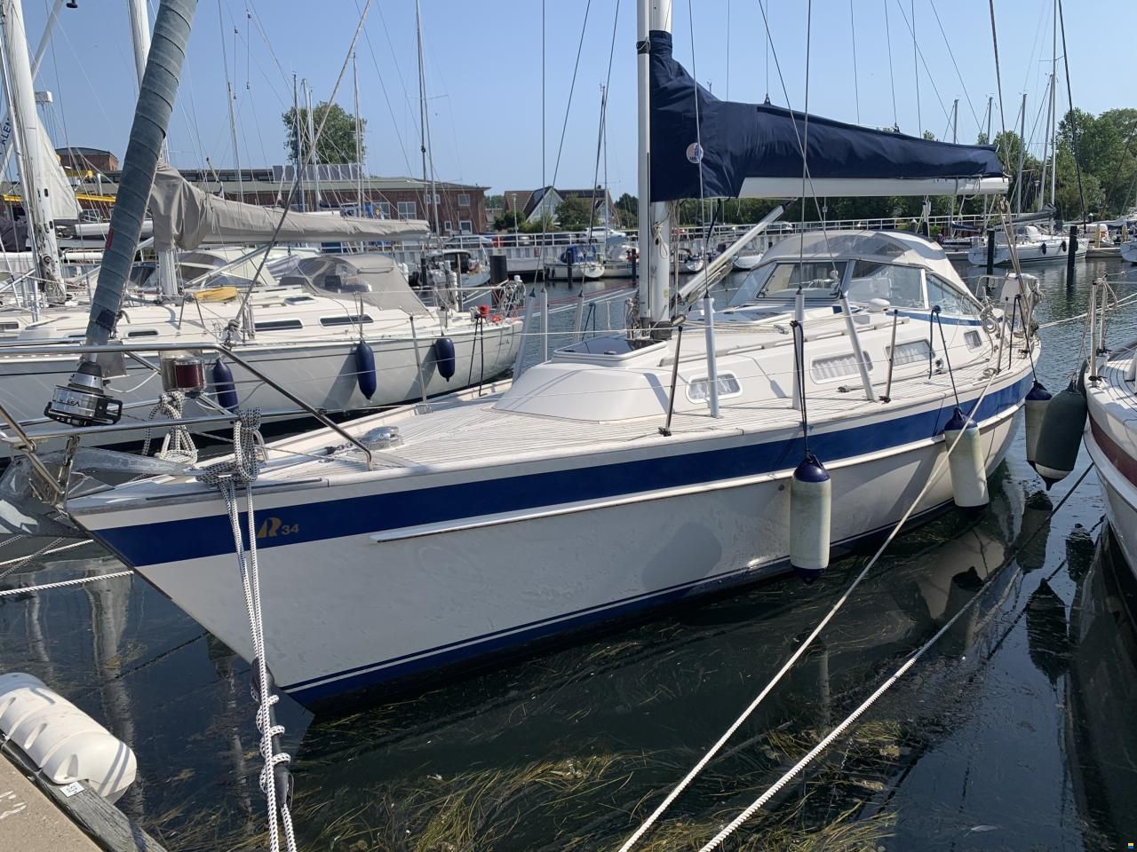 Hallberg-Rassy 34